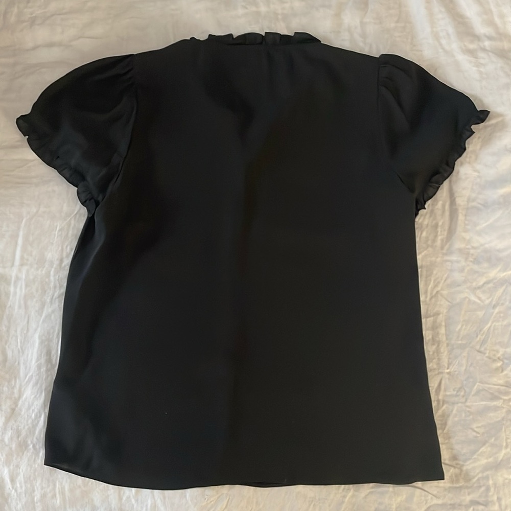 T Tahari Black Button Down Blouse with Ruffle Sleeves sz S - Picture 2 of 5